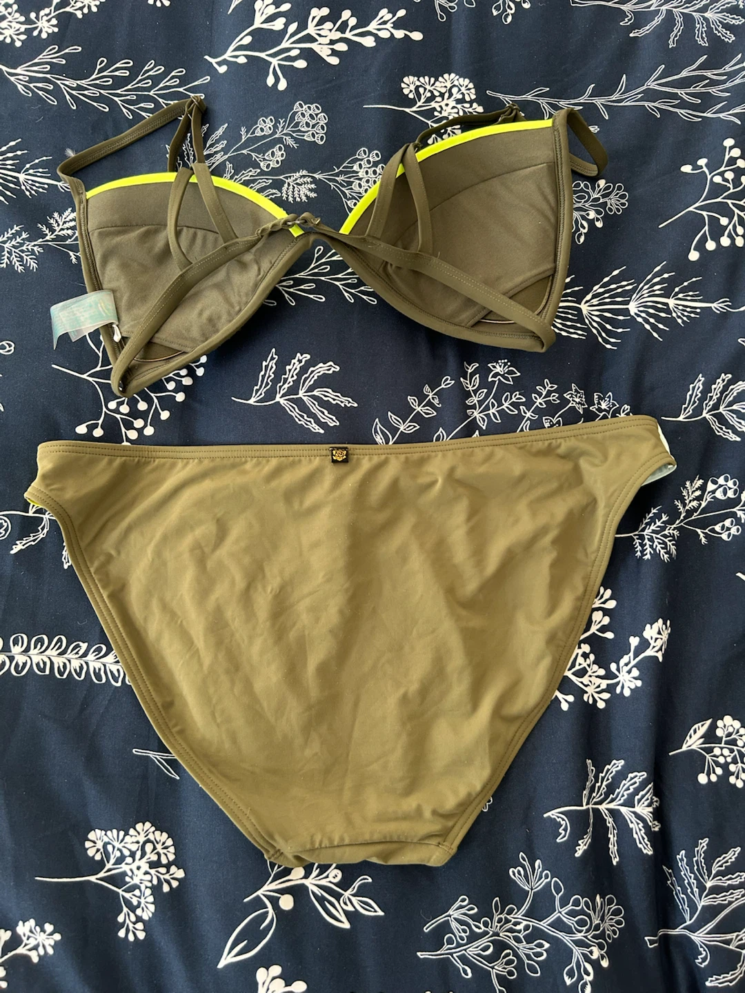 La Vie En Rose - Two-Piece Bikini Set - Free - photo 2
