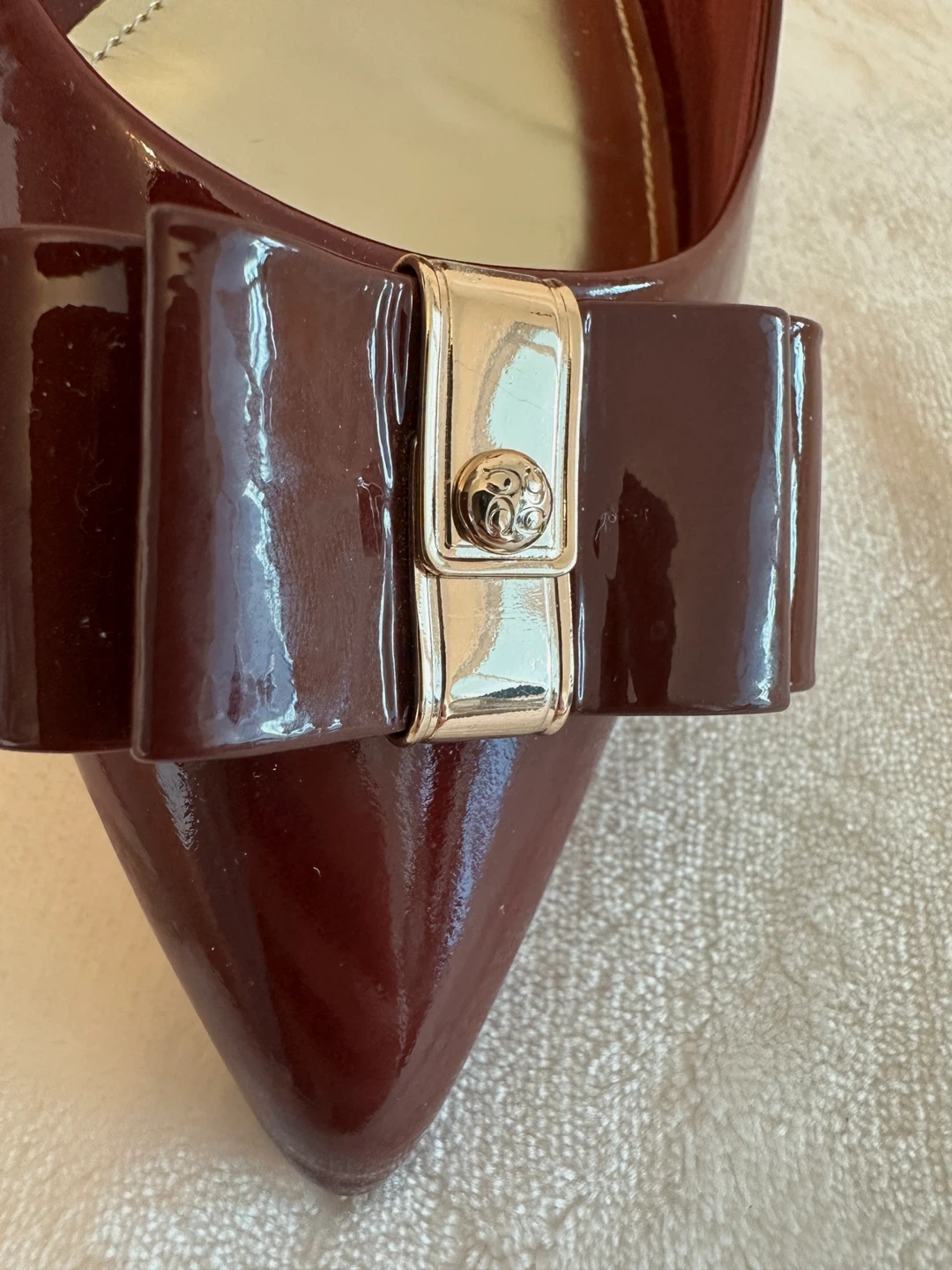 Coach Burgundy Patent Leather Flats / size 8.5 - photo 4