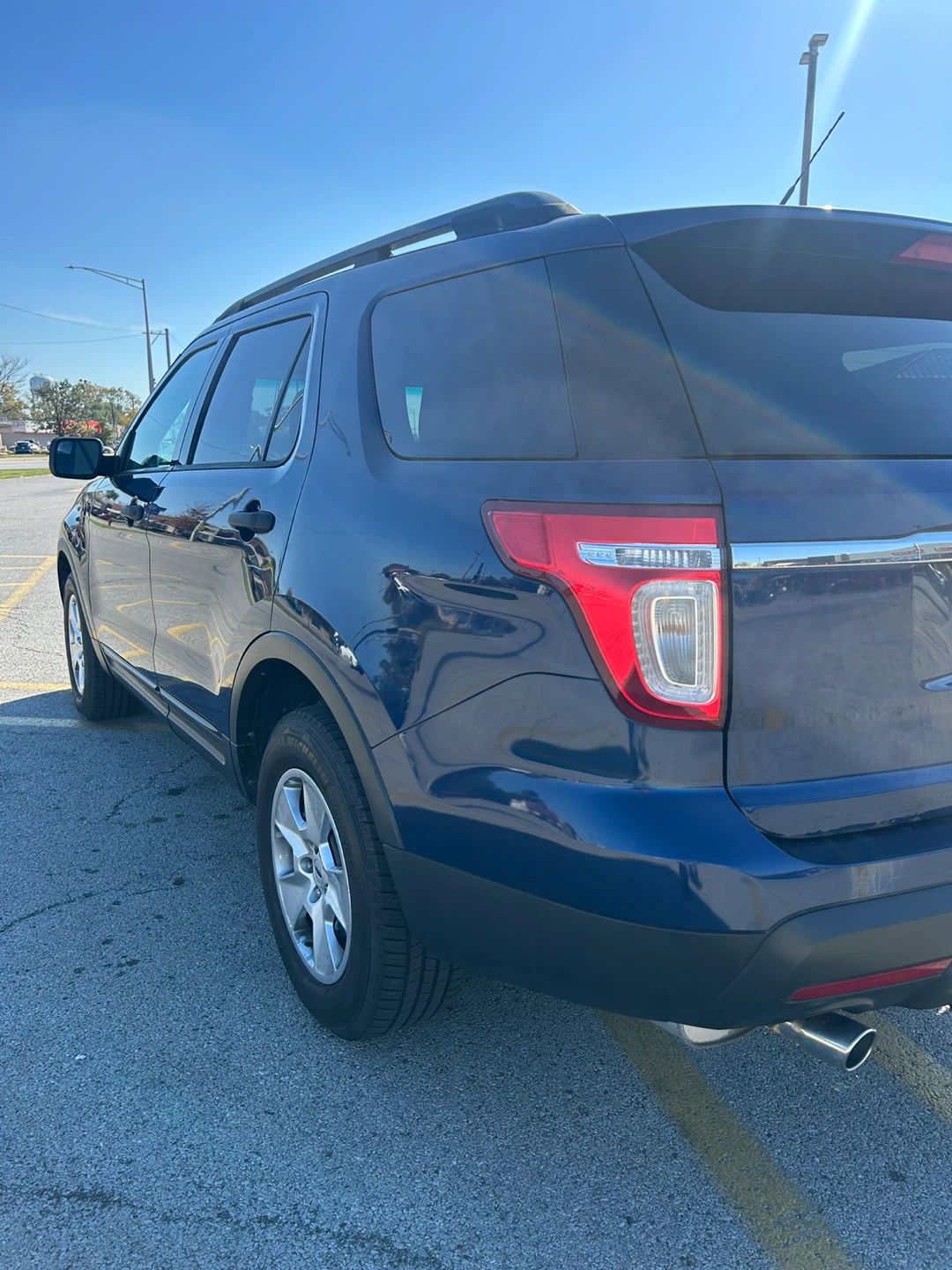 2012 Blue Ford Explorer SUV - photo 2
