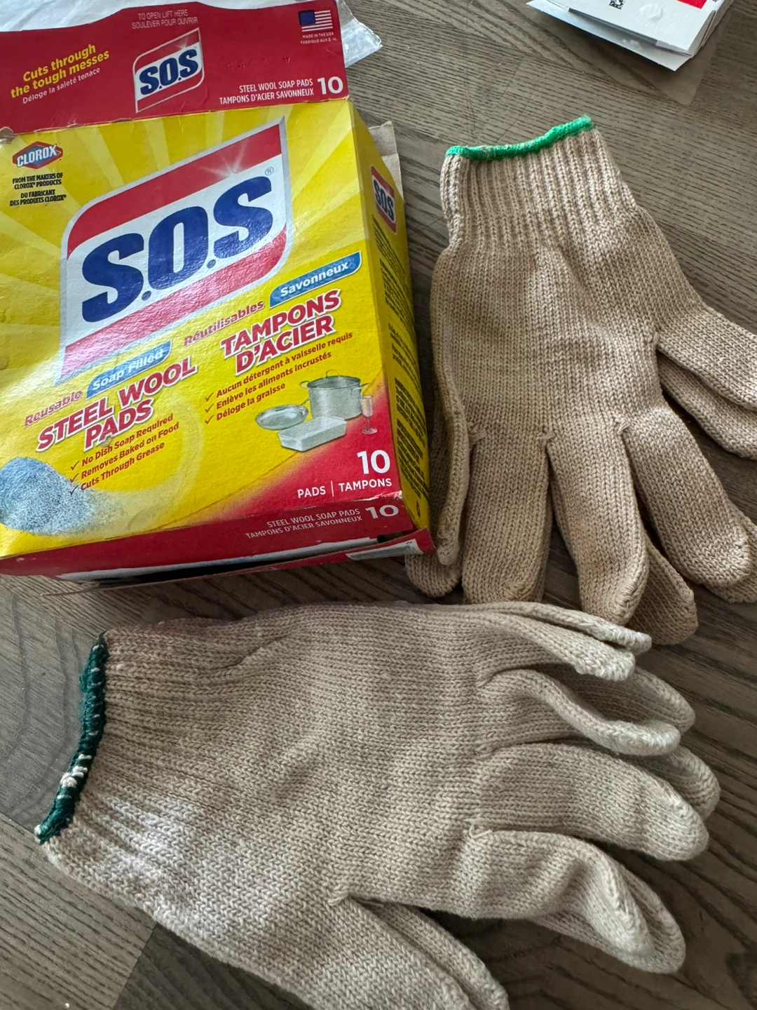 SOS Steel Wool Soap Pads + Work Gloves bundle