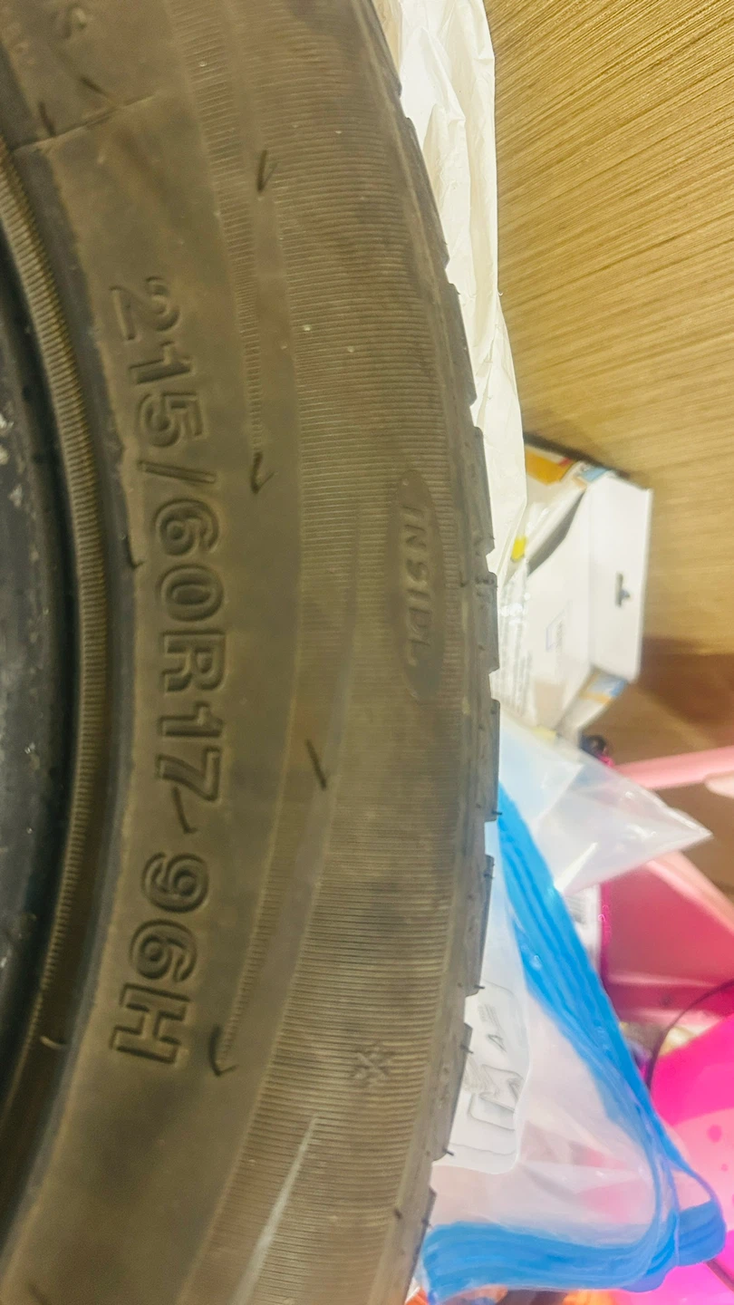 Set of 4 Laufenn Winter i FIT Ice Tires 215/60R17 - photo 5