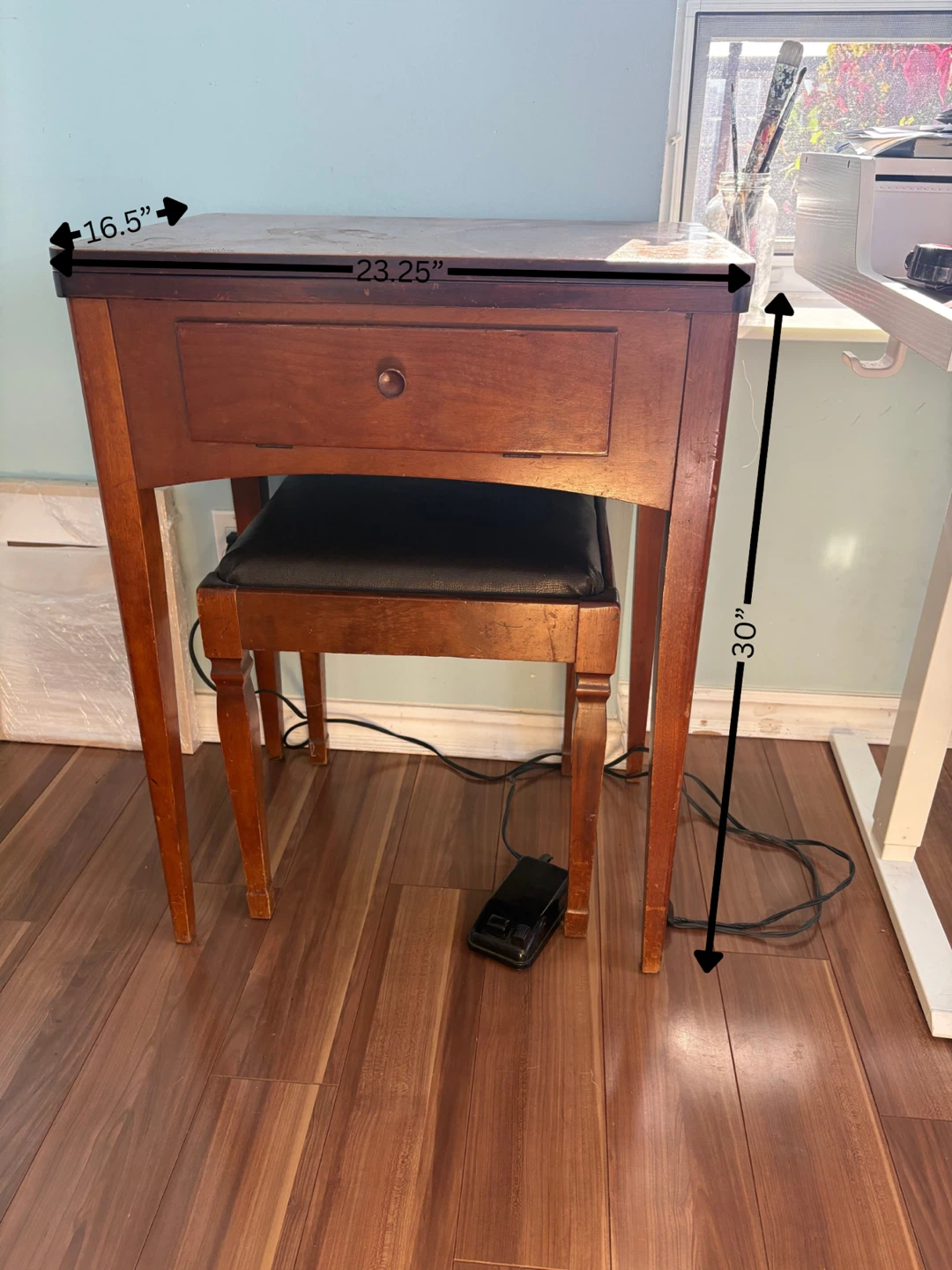 SERVICED Vintage Singer Sewing Machine with Stool - photo 2