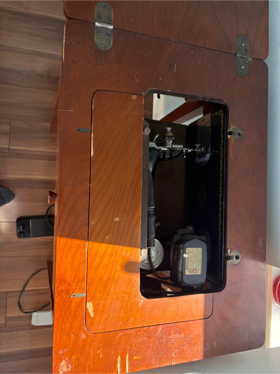 SERVICED Vintage Singer Sewing Machine with Stool - photo 5