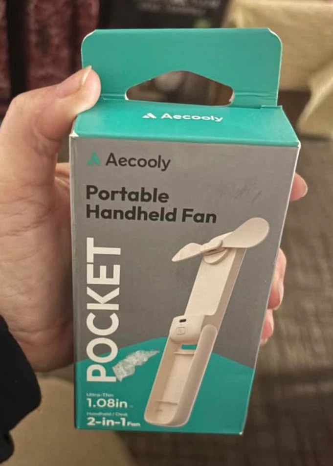 Portable handheld fan