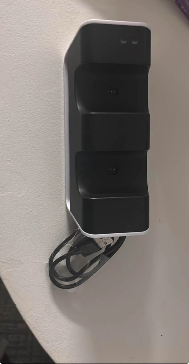 PS5 charging dock - photo 2