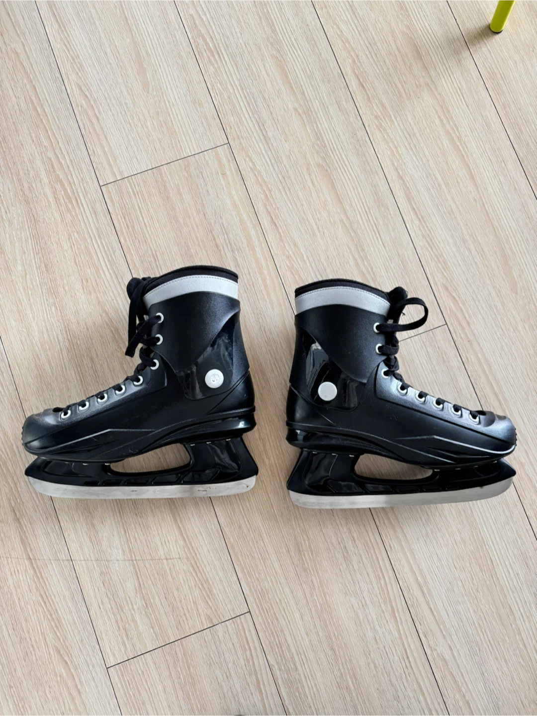 Ice Skates - size US 7 - photo 2