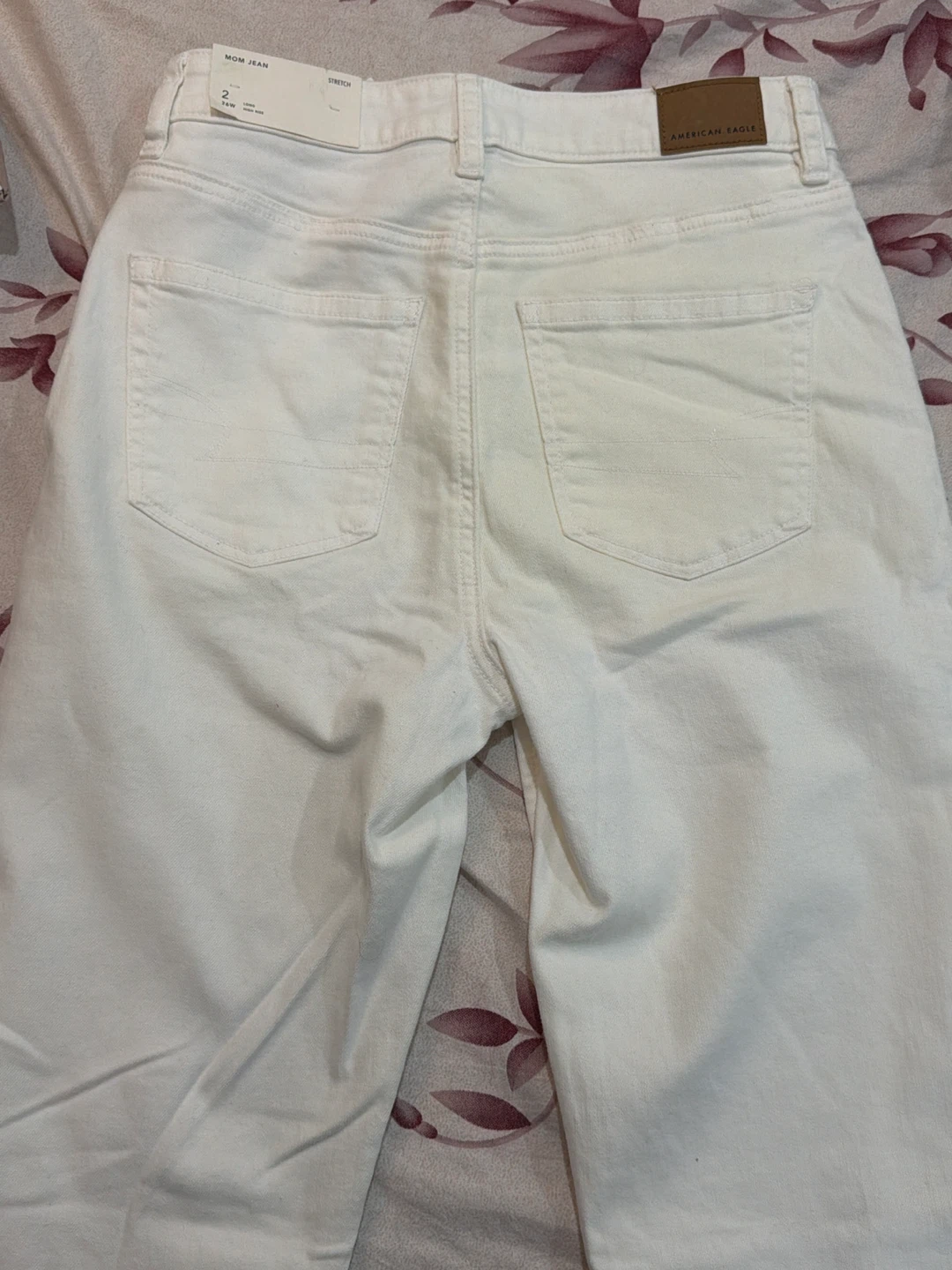 American Eagle White Mom Jeans Size 2 Long - photo 2