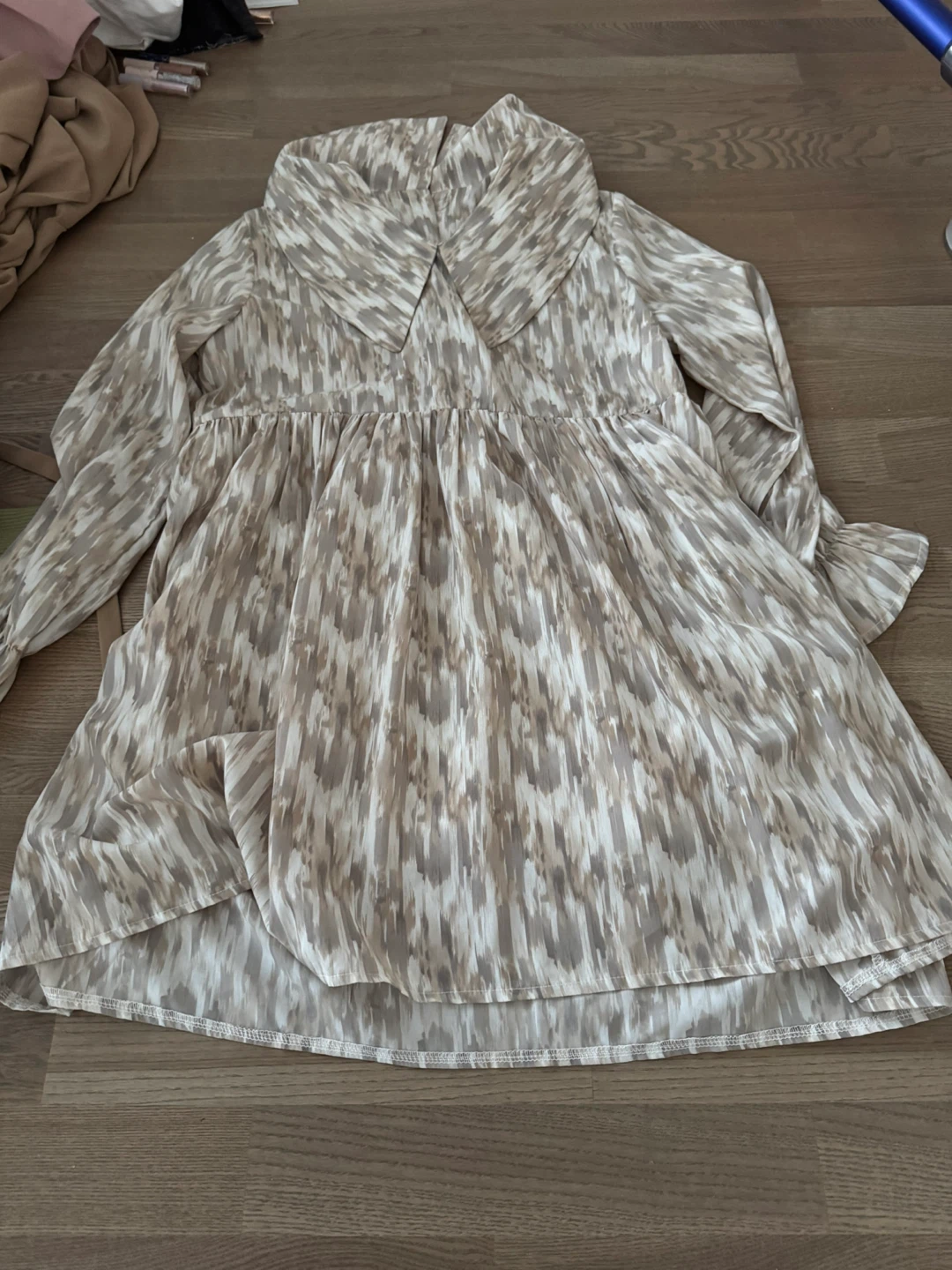Effortlessly Romantic: Impressionistic Watercolour Midi Dress - photo 4