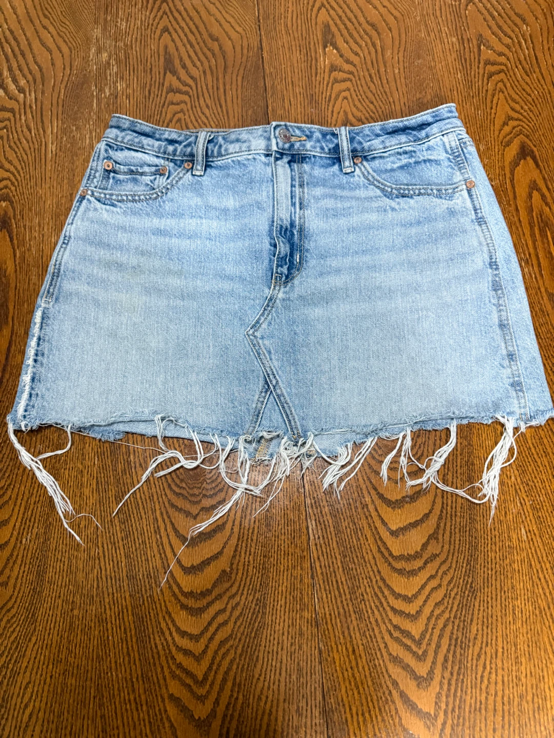 American Eagle Light Wash Denim Skirt Size 12