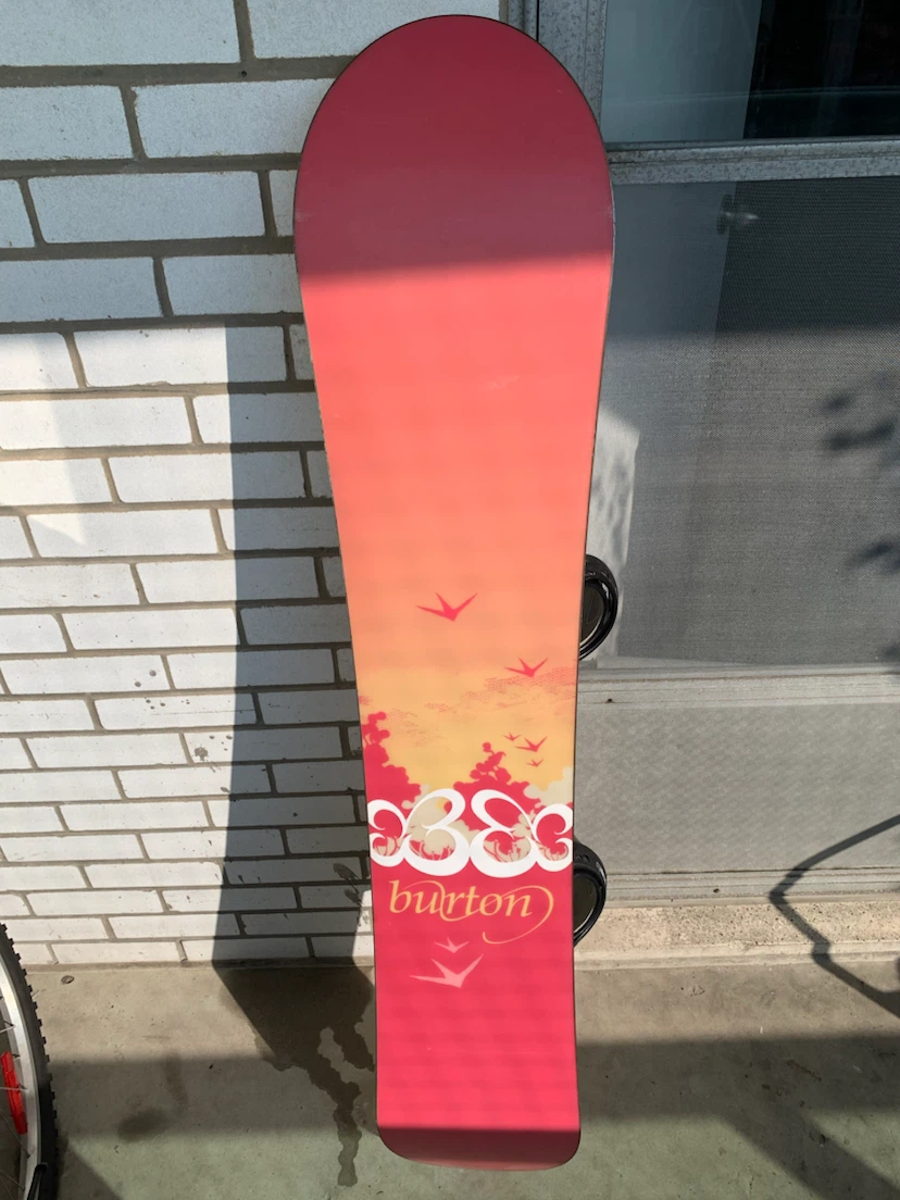Burton Feather Snowboard + Burton Freestyle Bindings - photo 2