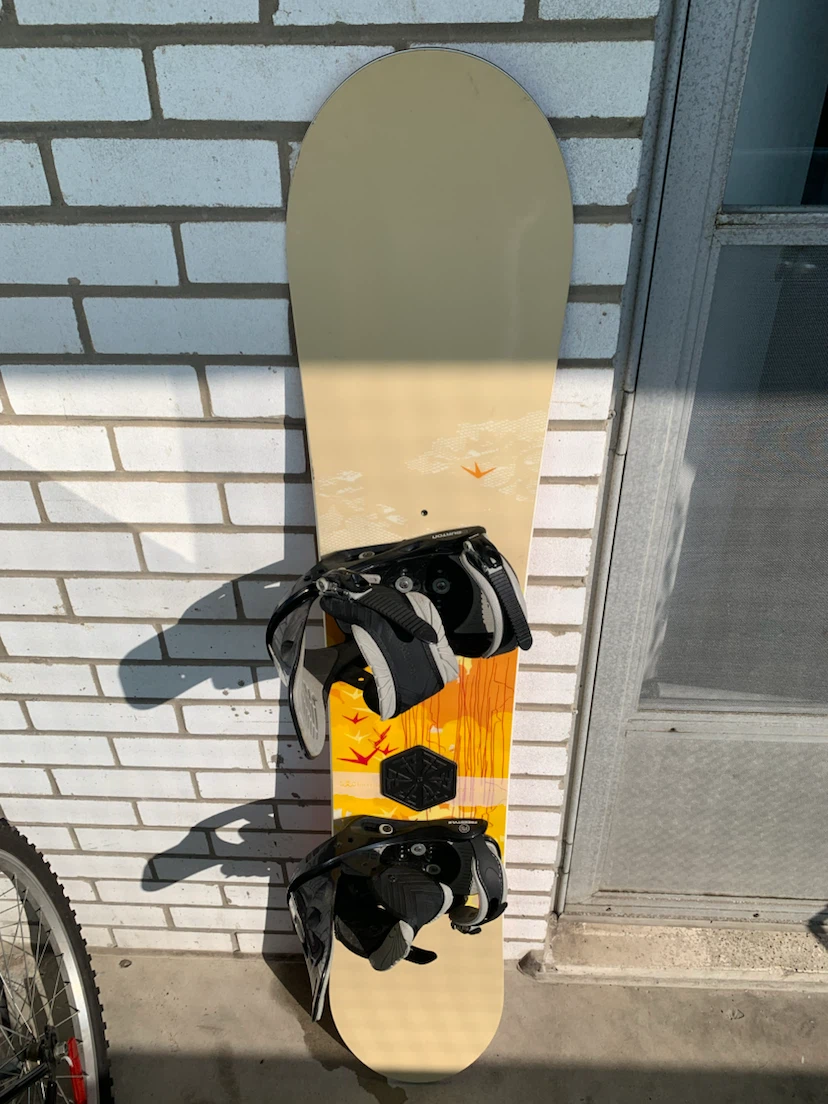 Burton Feather Snowboard + Burton Freestyle Bindings - photo 3