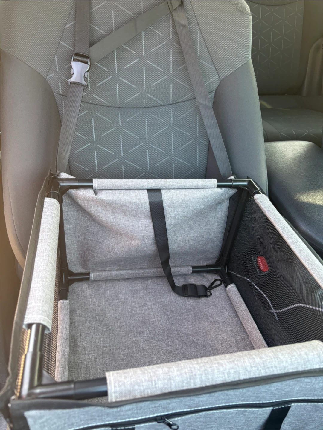 Pet Car Seat & Travel Carrier for Cats and Small Dogs – Grey - photo 2
