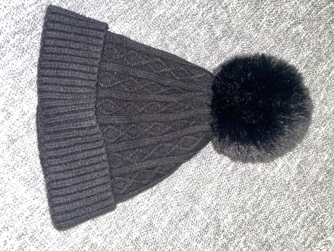 Vince Camuto Black Pom-Pom Beanie - photo 3