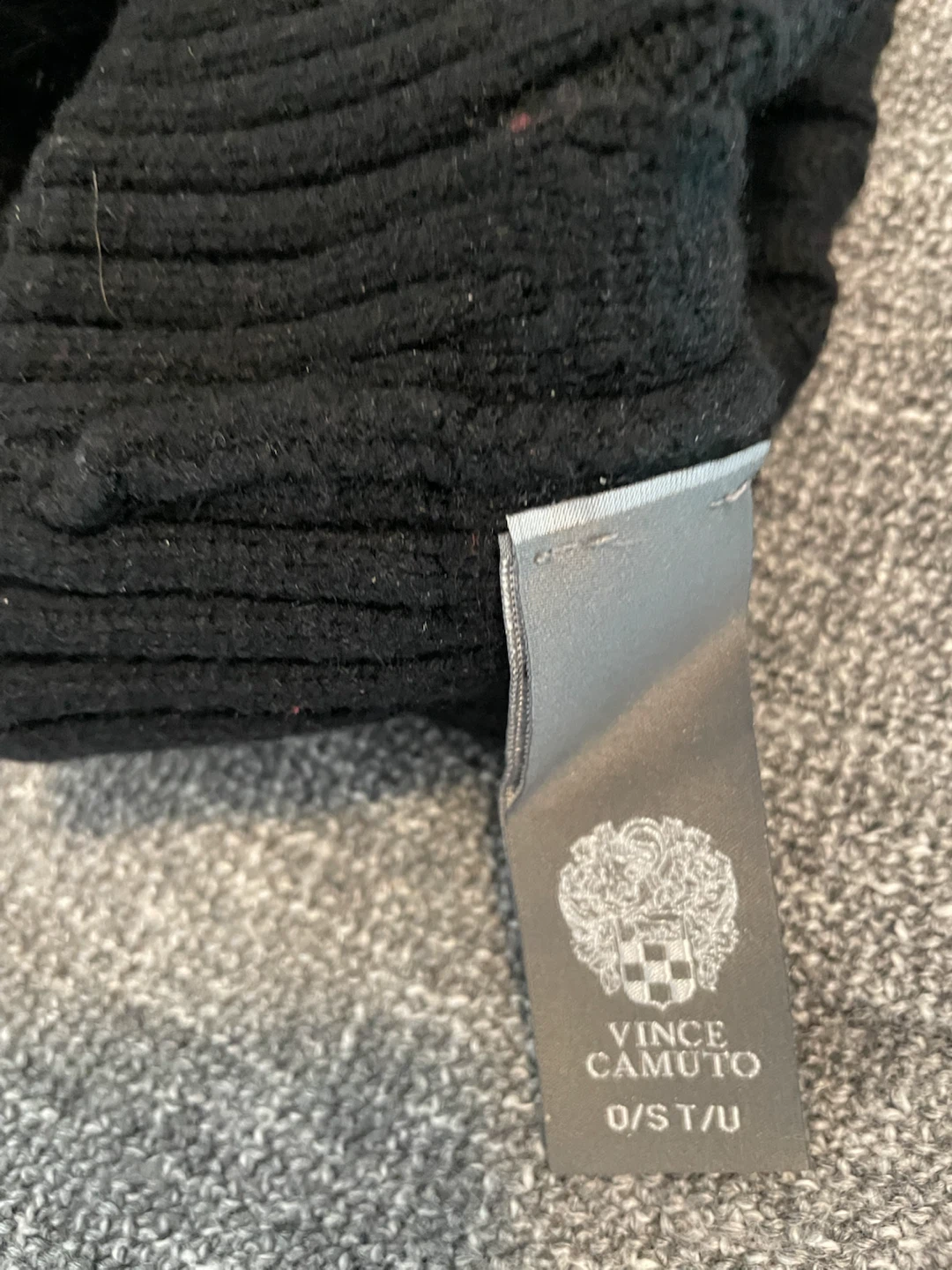 Vince Camuto Black Pom-Pom Beanie - photo 4