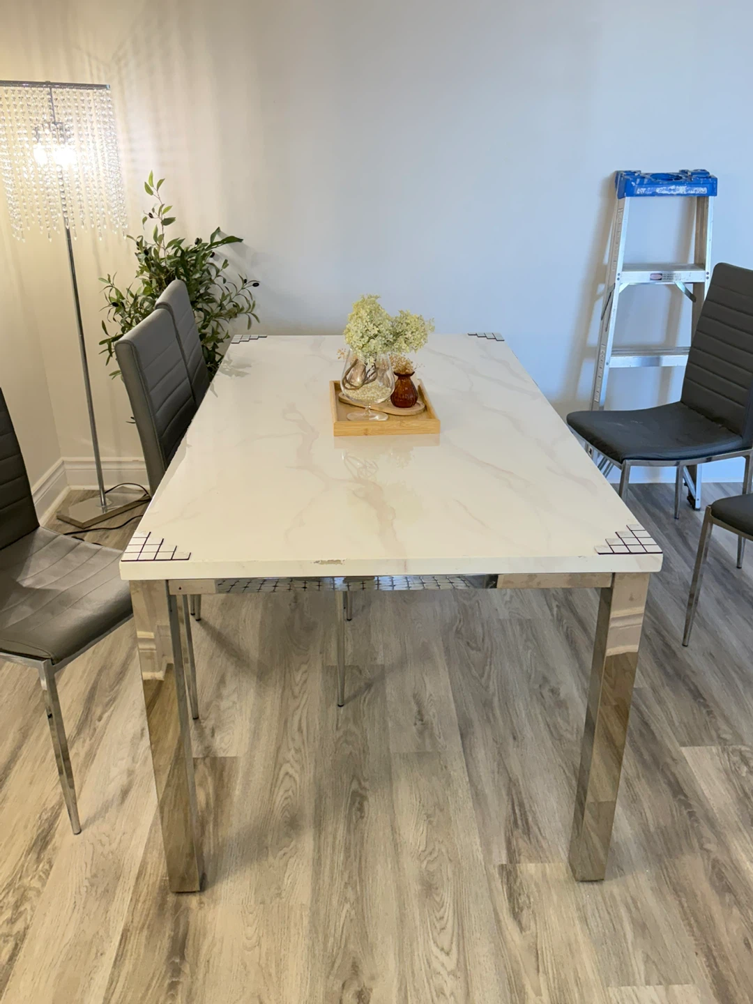 White Marble-Look Dining Table with Chrome Legs - photo 2
