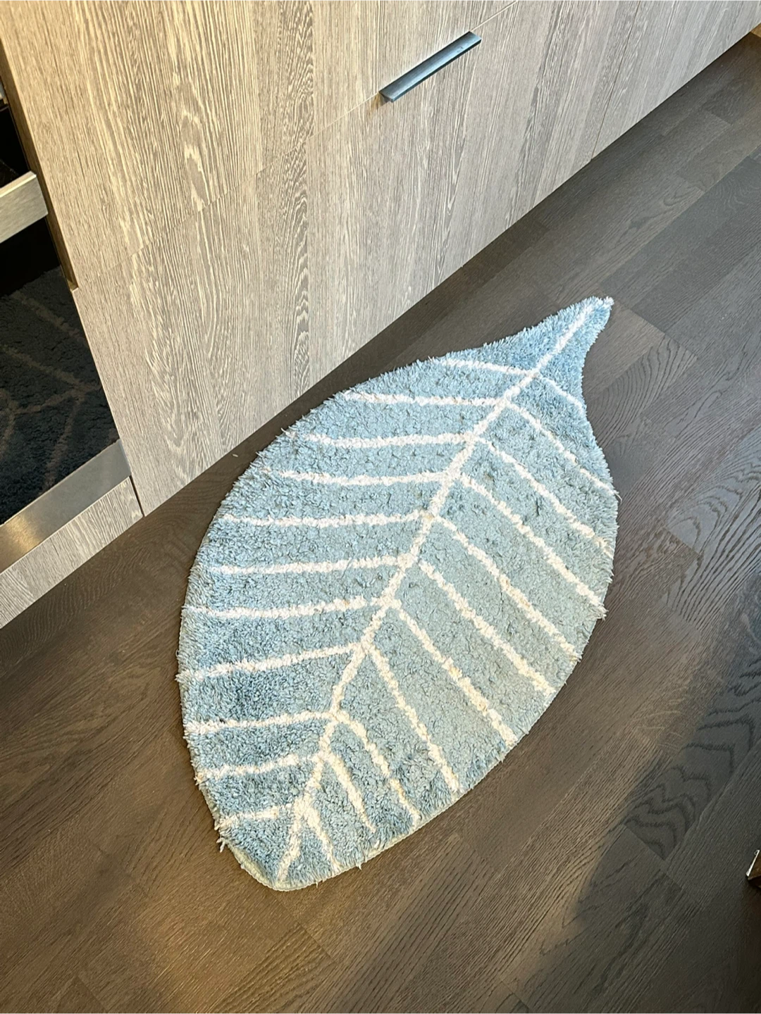Blue Leaf-Shaped Bath Rug