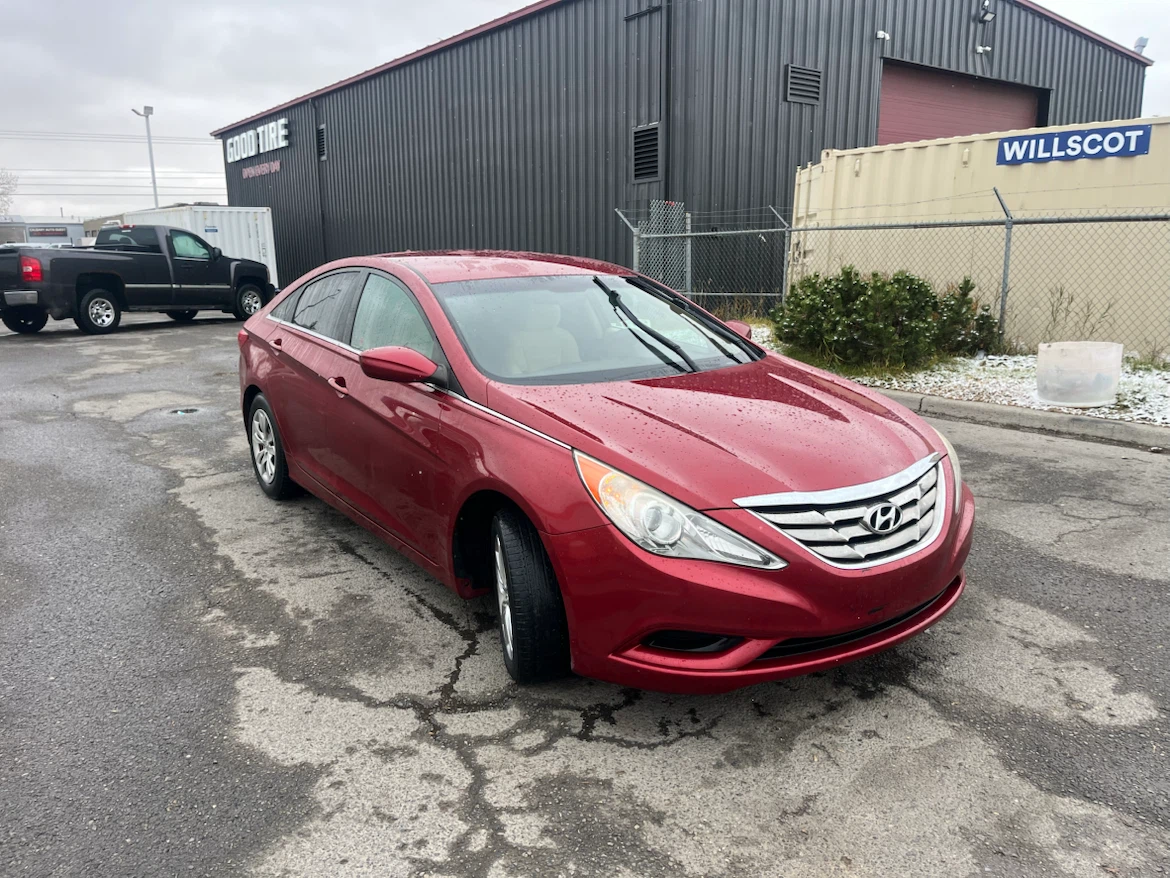 2011 Hyundai Sonata Sedan GLS - photo 2