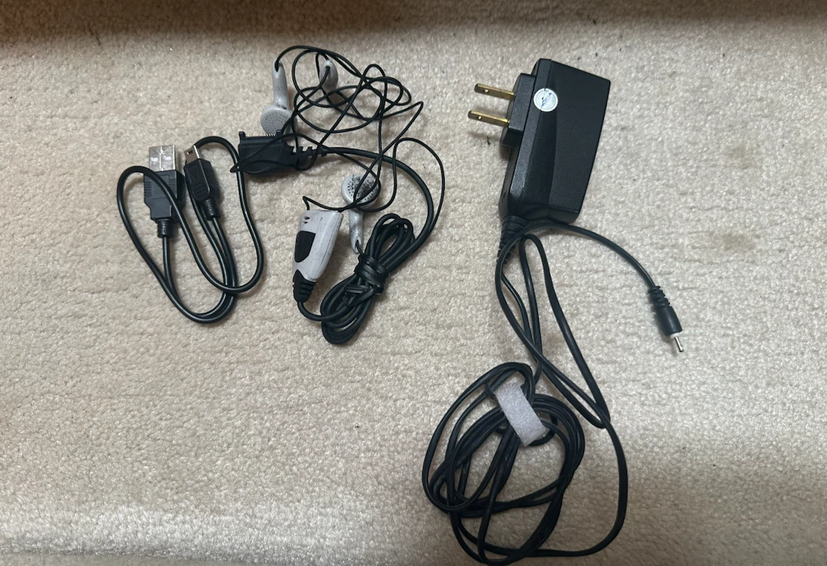 Wired Earphones and Power Adapter Set