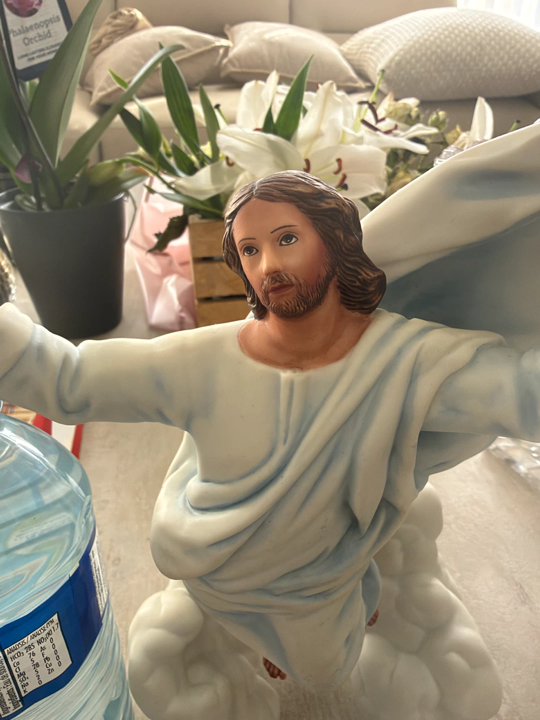 Religious Figurine of Jesus - photo 3