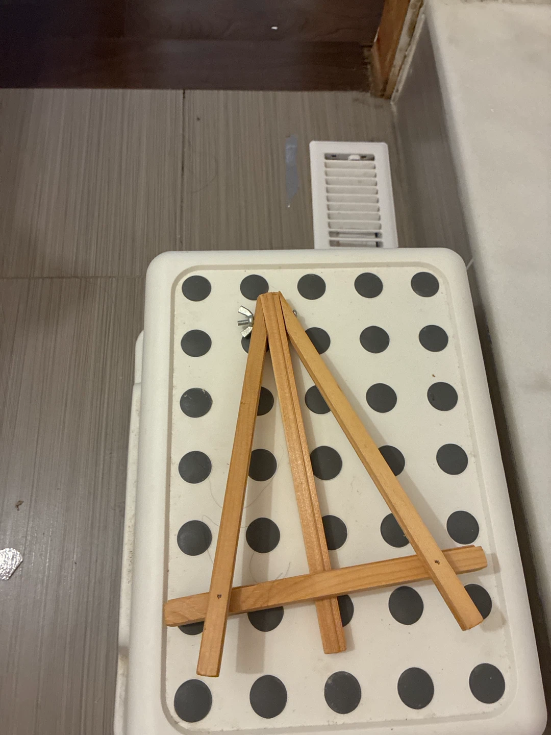 Small Wooden Tabletop Easel