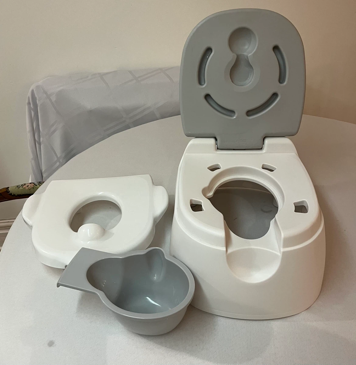 Munchkin 3-in-1 Potty Seat / has Potty Ring and Stepping Stool - photo 3