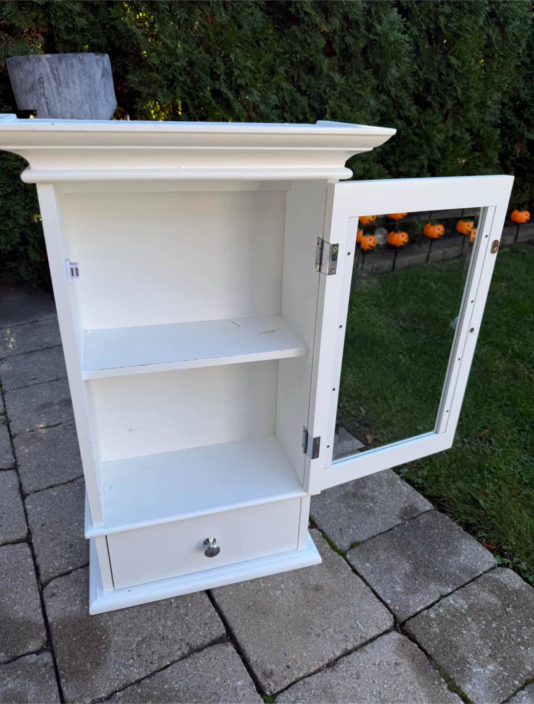 White Glass Door Cabinet with Drawer 16”x26” - photo 2