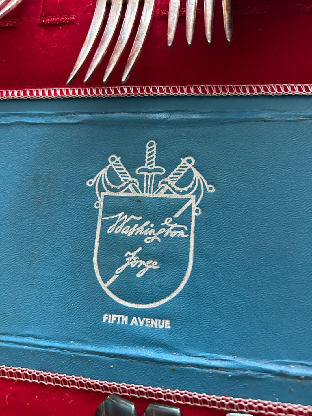 Washington Forge Fifth Avenue Silverware Set