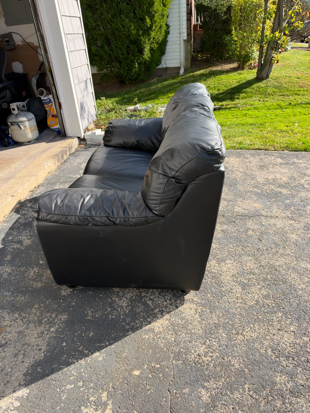 Italian leather loveseat - photo 2