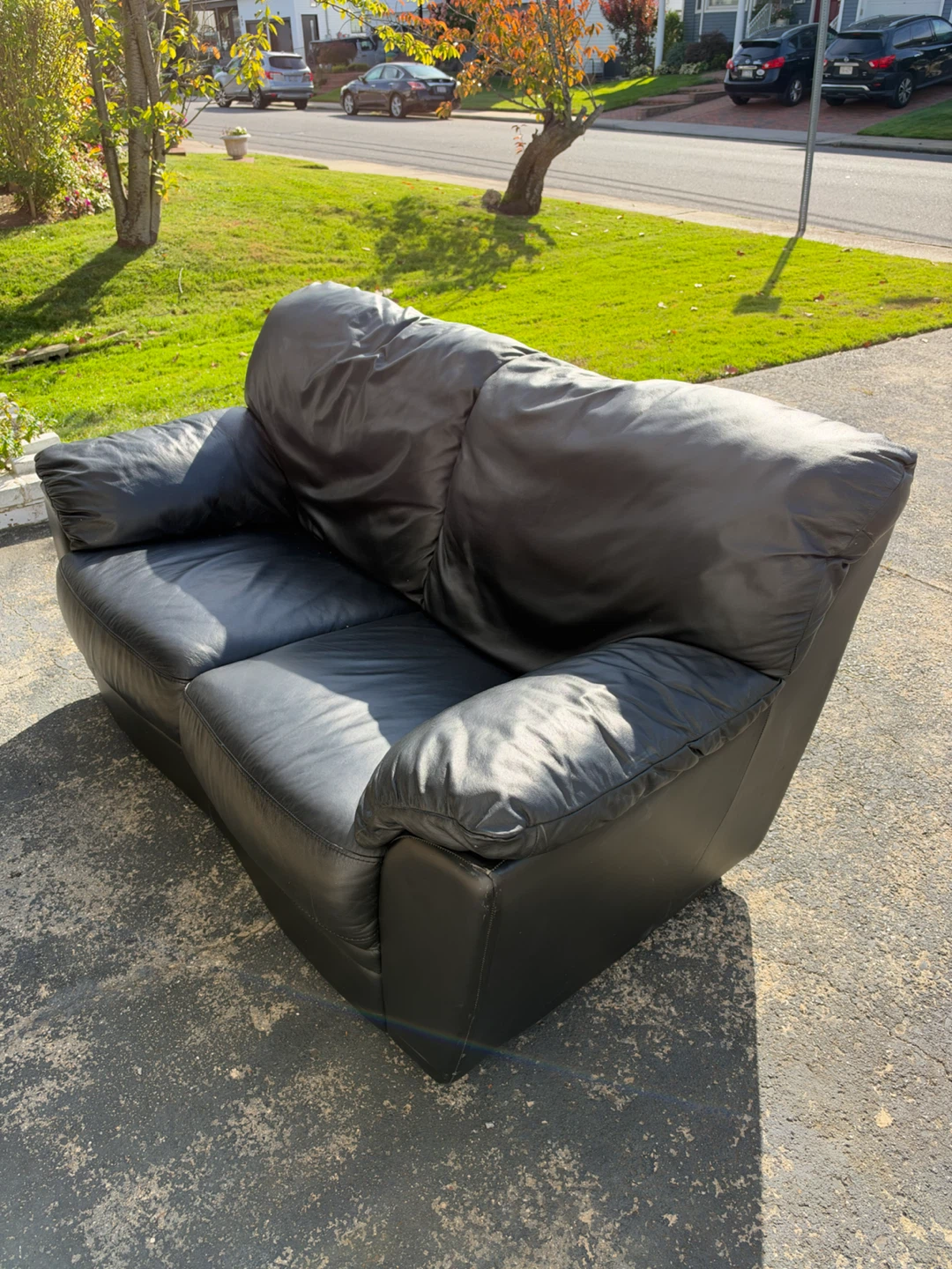 Italian leather loveseat - photo 3