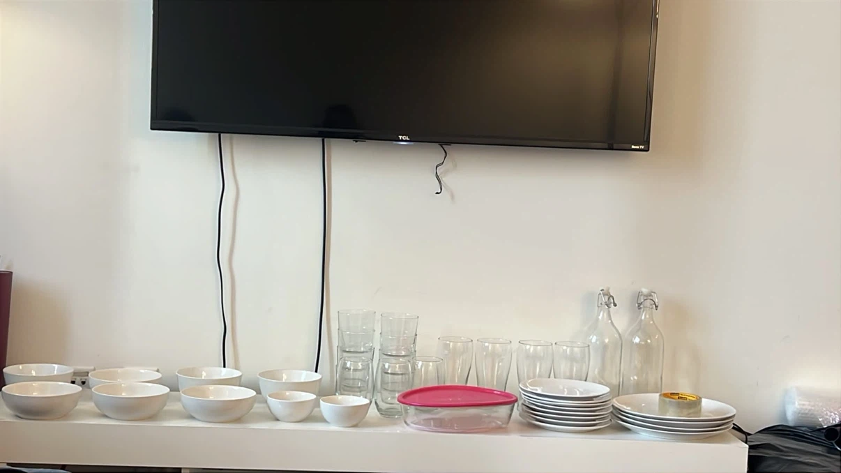 Kitchenware Set: Bowls, Glasses, and Plates