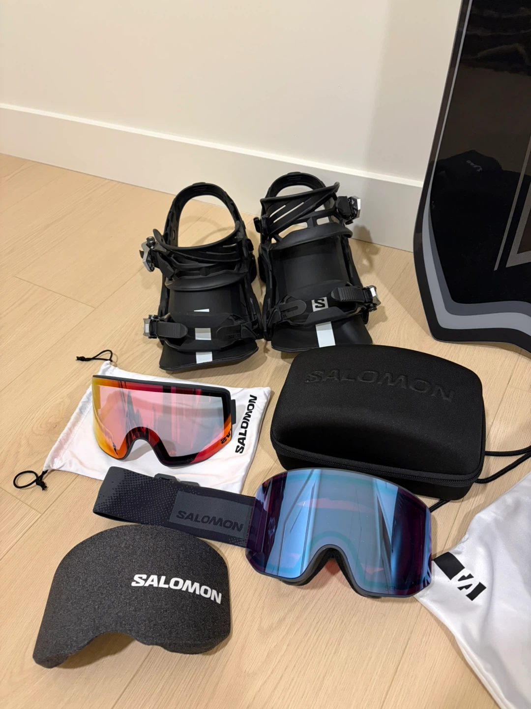 Salomon Snowboard Set with Bindings, Helmet, and Goggles - photo 2
