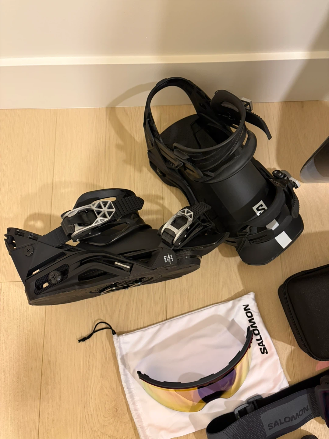 Salomon Snowboard Set with Bindings, Helmet, and Goggles - photo 5
