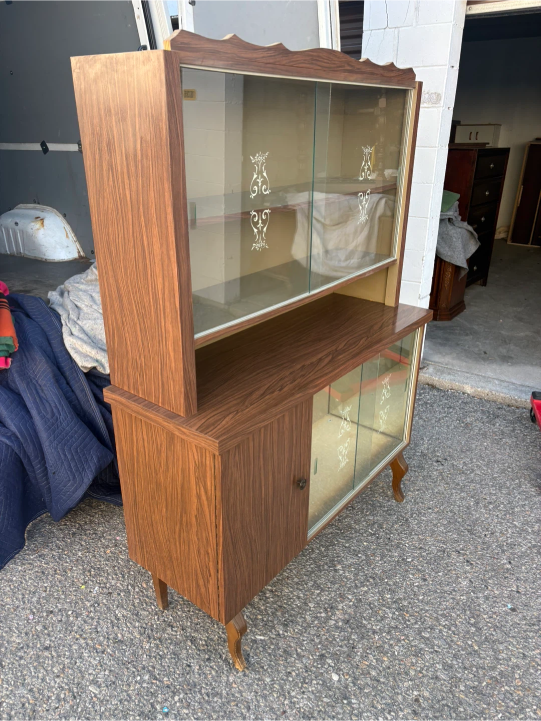 Free delivery used Vintage Mid-Century Style Glass Display Hutch - photo 3