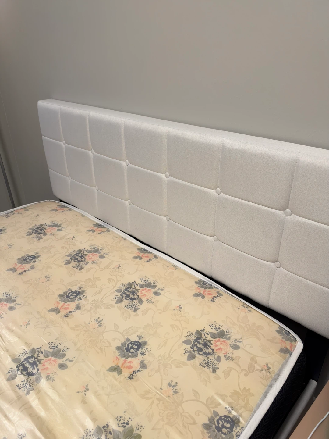 Queen Bed with Tufted Upholstered Headboard