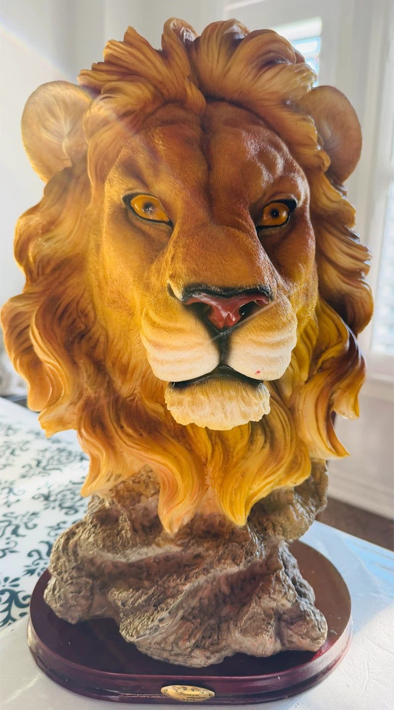 Giovanni Collection Lion Head Sculpture (15”x10”) - photo 2