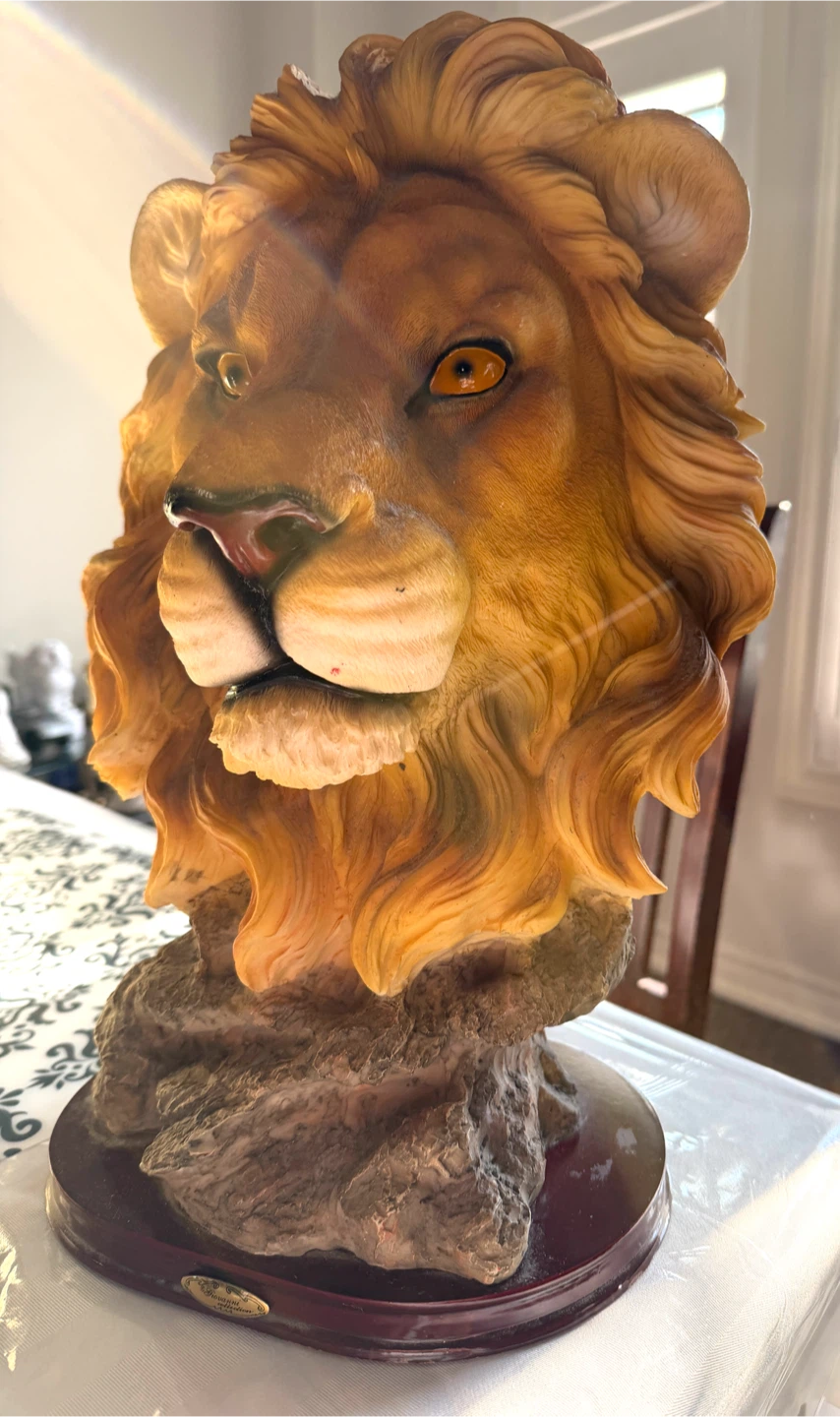 Giovanni Collection Lion Head Sculpture (15”x10”) - photo 4