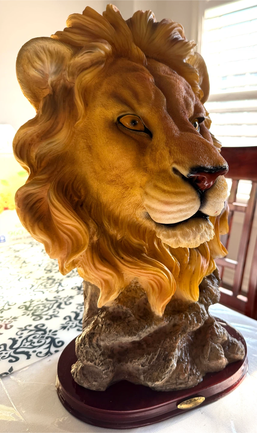 Giovanni Collection Lion Head Sculpture (15”x10”) - photo 5