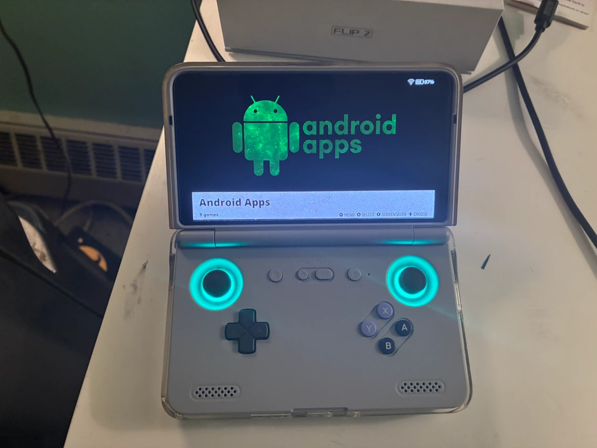 Retroid Pocket Flip 2 (Snapdragon 865) & Miyoo Mini Plus