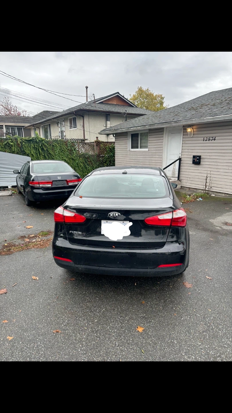 Black Kia Forte Sedan - photo 2