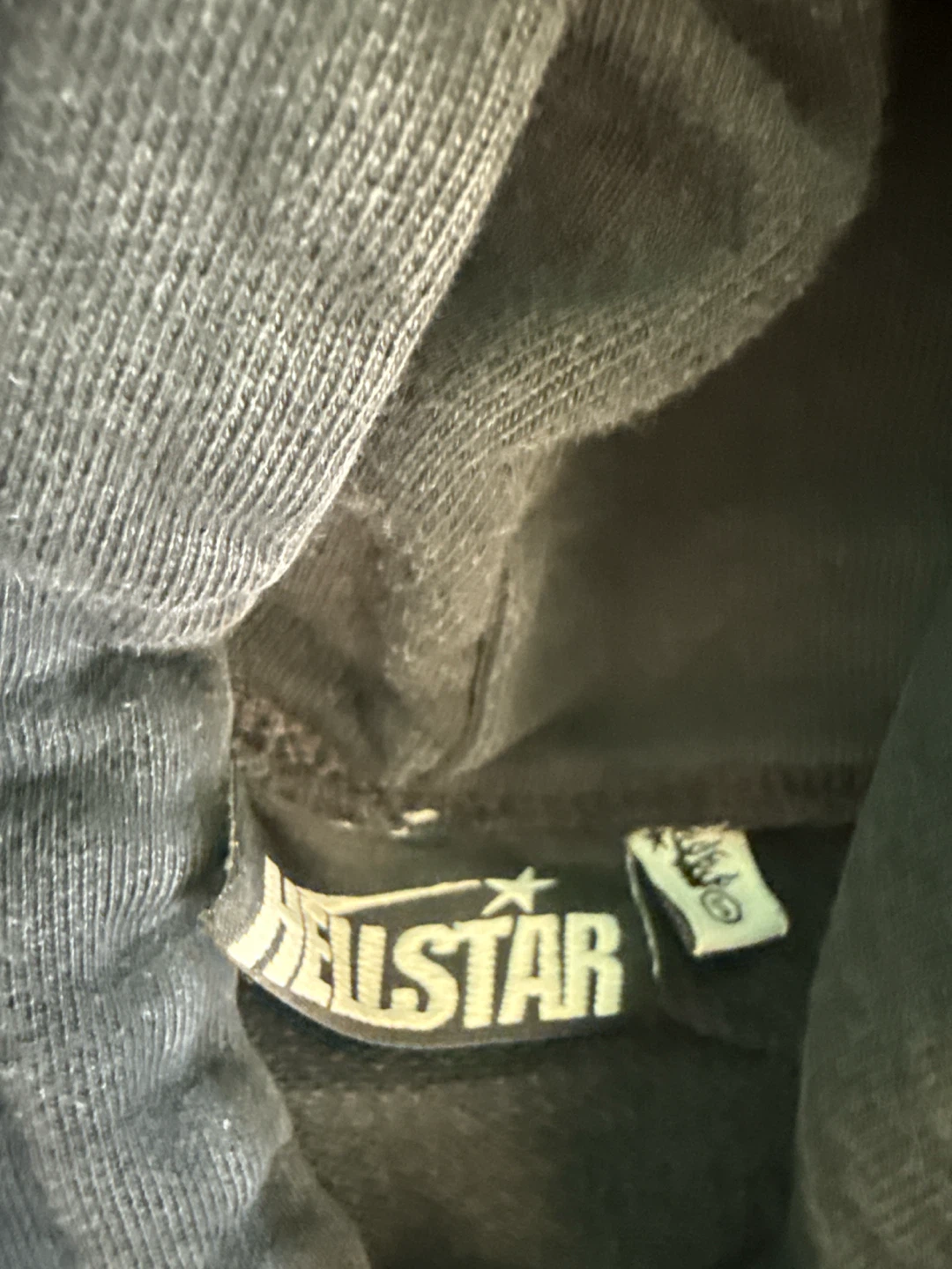 Im selling a hellstar hoodie - photo 2