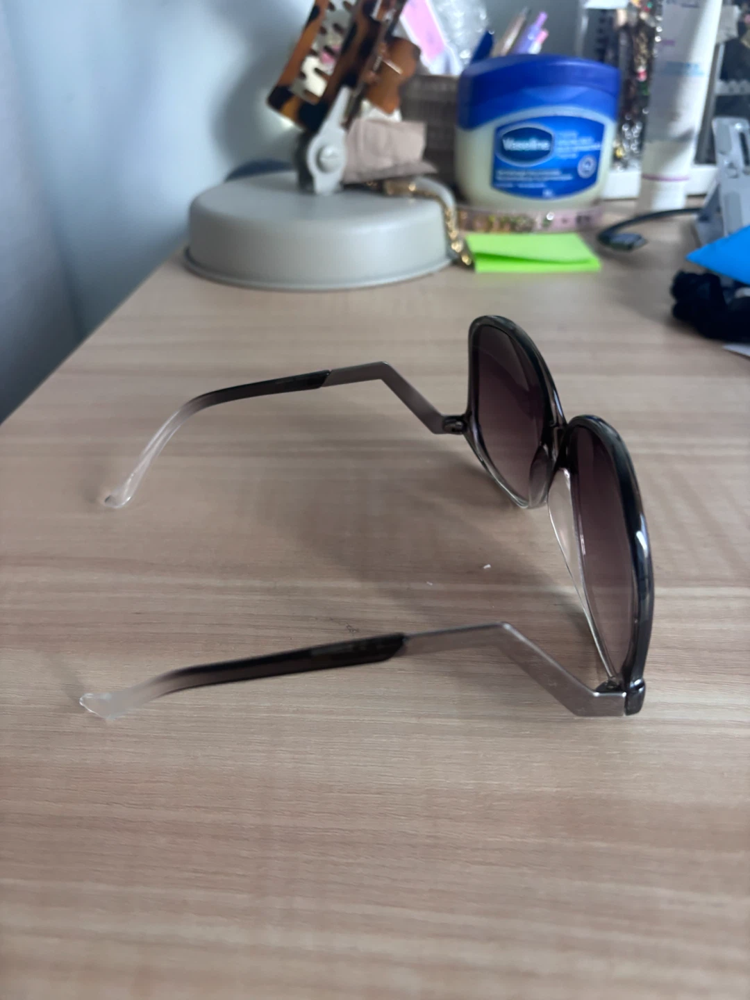 Vintage Oversized Sunglasses (Smoky Brown Retro Frames)