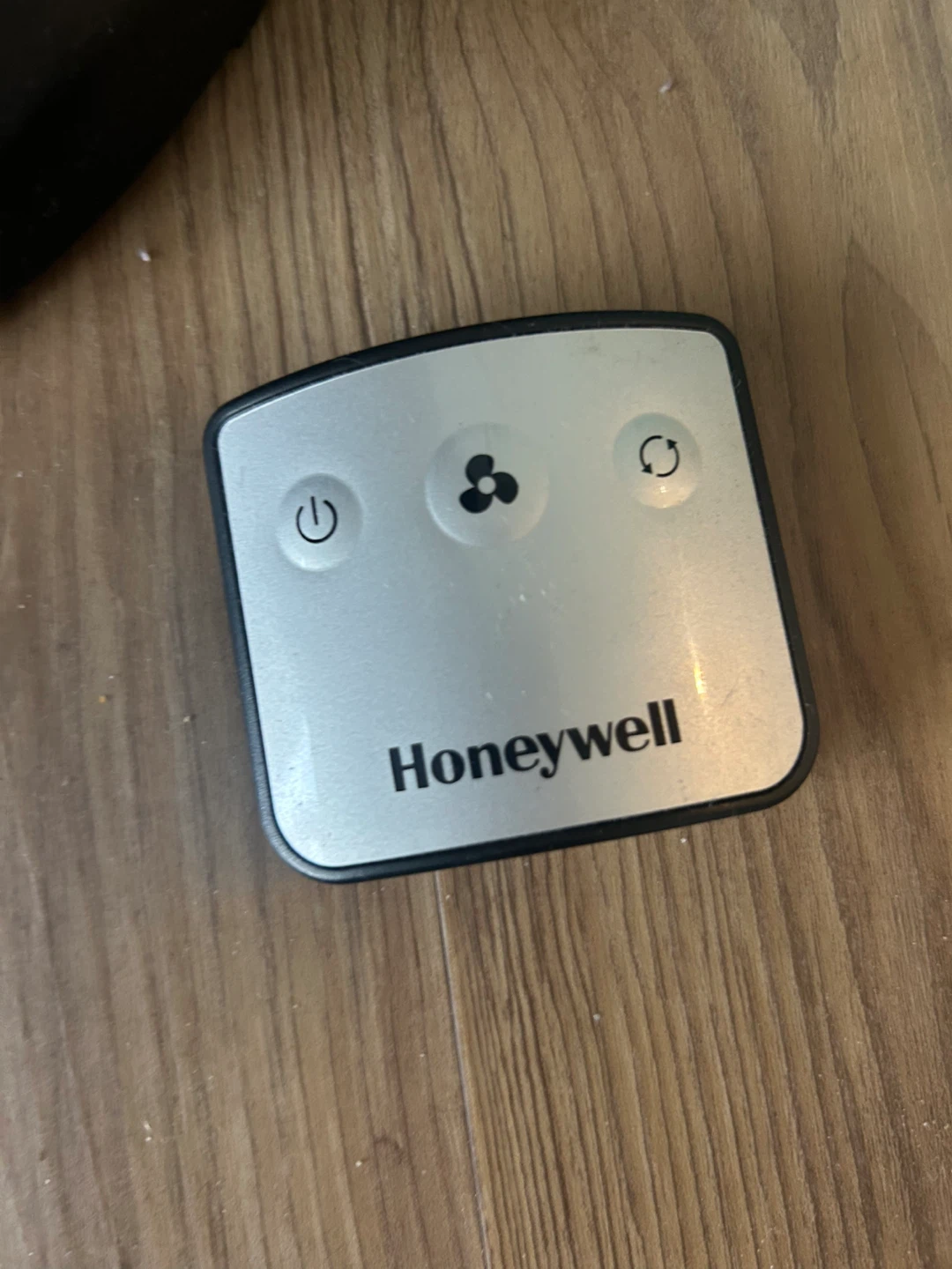 Honeywell QuietSet Tower Fan - photo 2