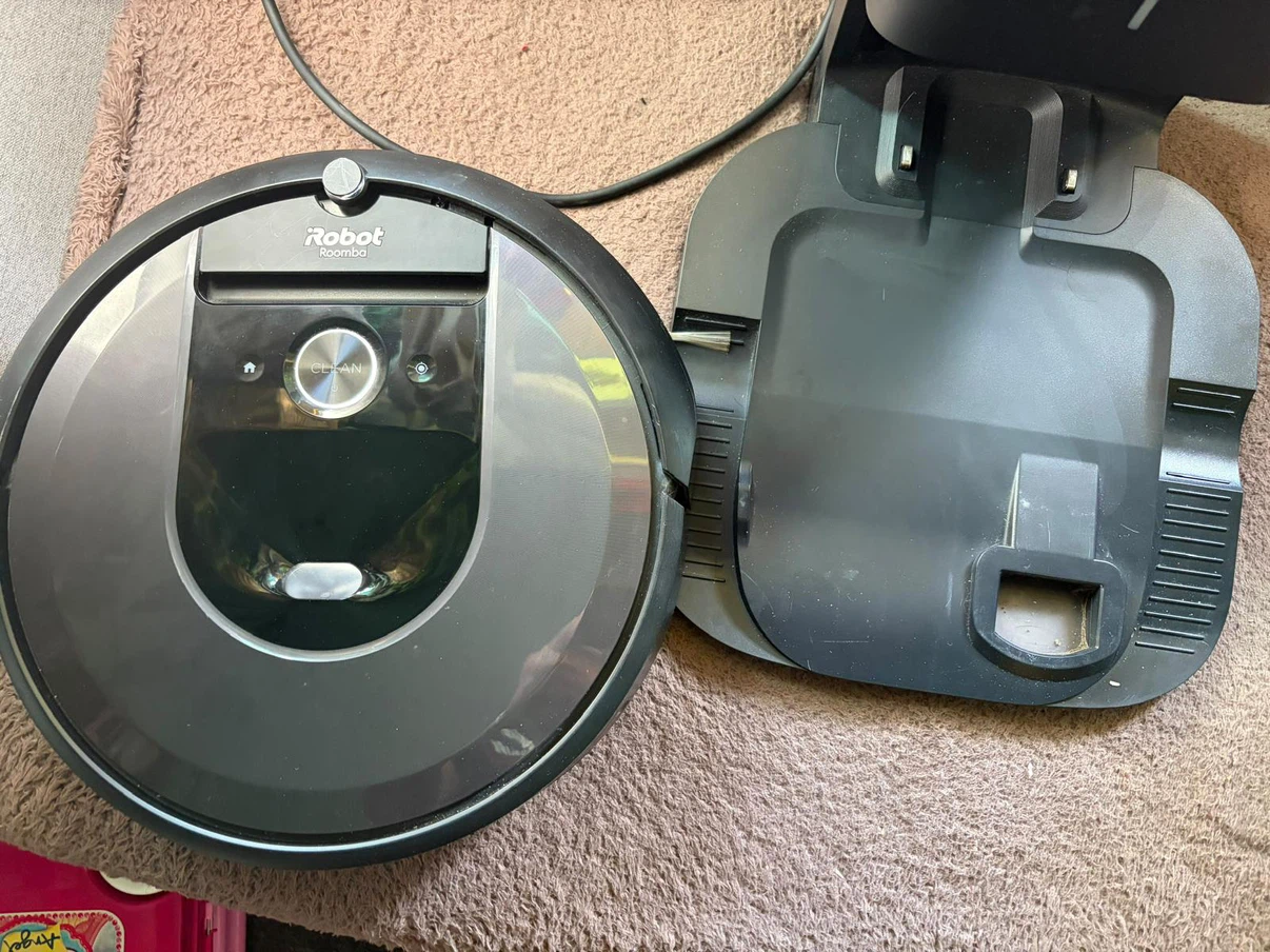 iRobot Roomba Robot Vacuum with Self-Emptying Base - photo 2