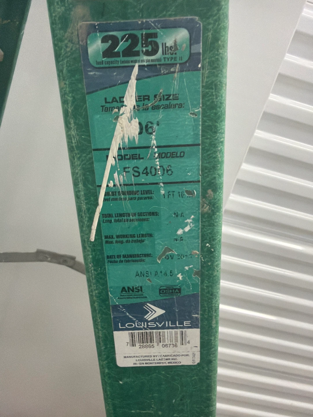 Louisville 6ft Fiberglass Step Ladder FS4006 - photo 3