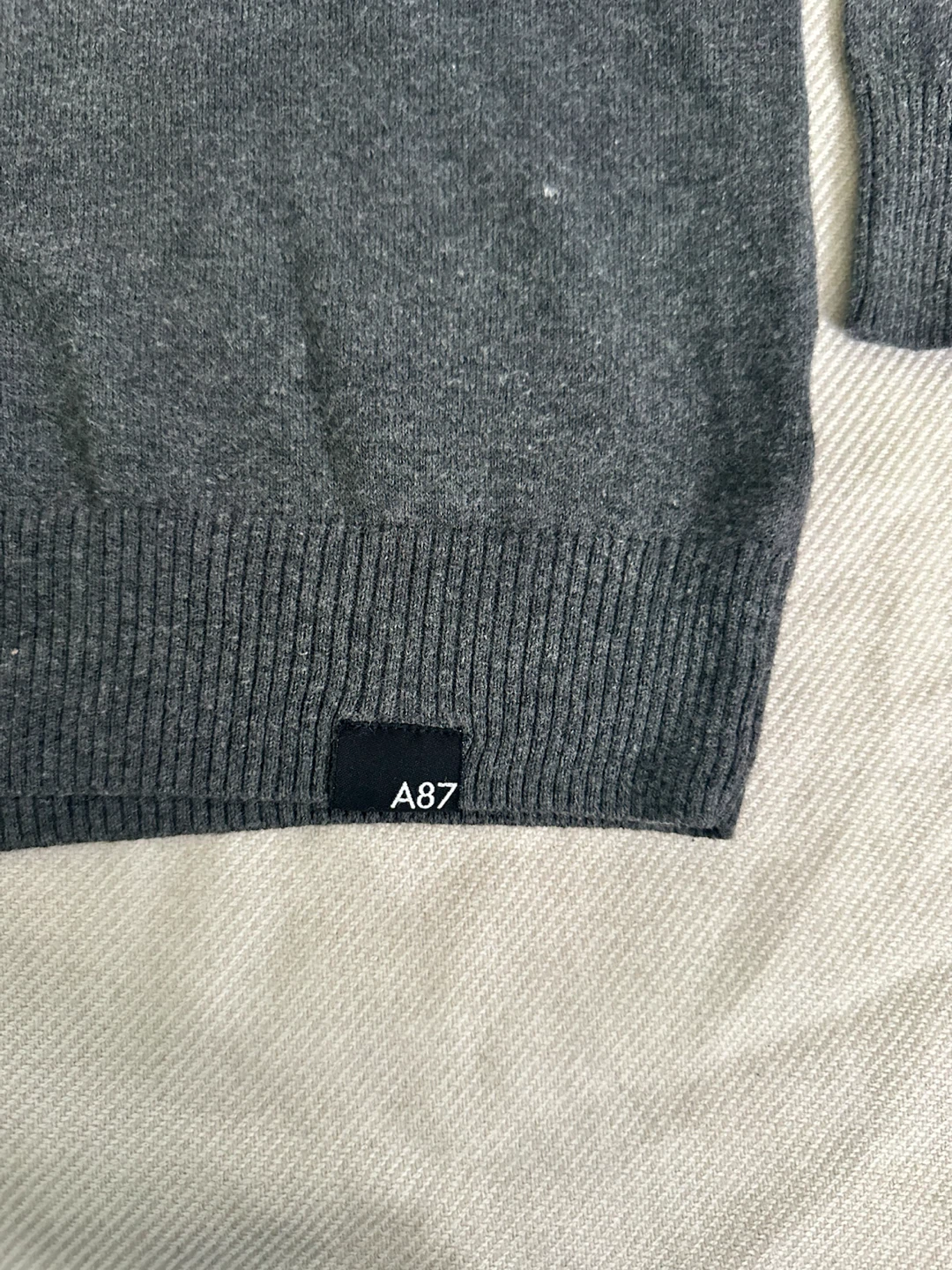 Aeropostale V-Neck Sweater - Gray - Size M - photo 3
