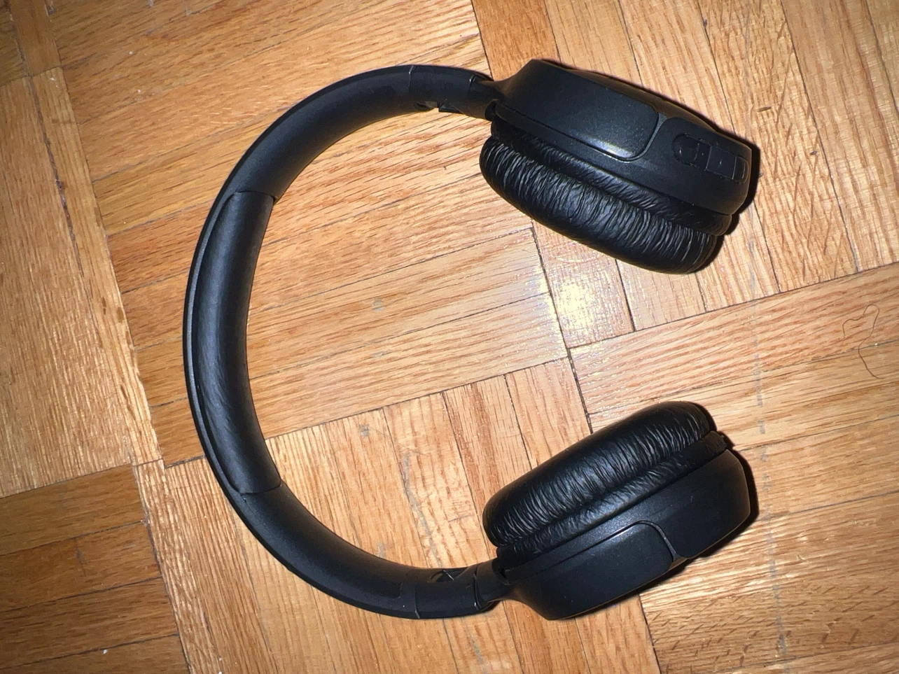JBL Black Wireless Headphones