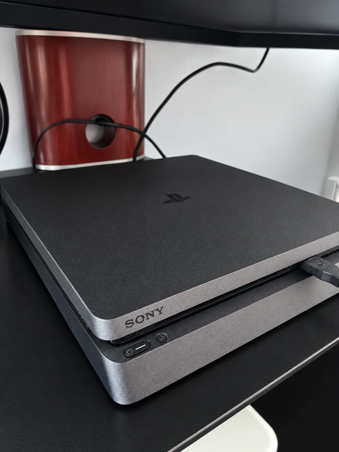 Sony PlayStation 4 Slim 1TB Console - photo 2