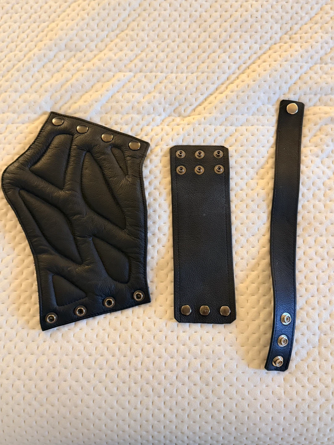 Accessoires de cuir (poignet, avant-bras, biceps)