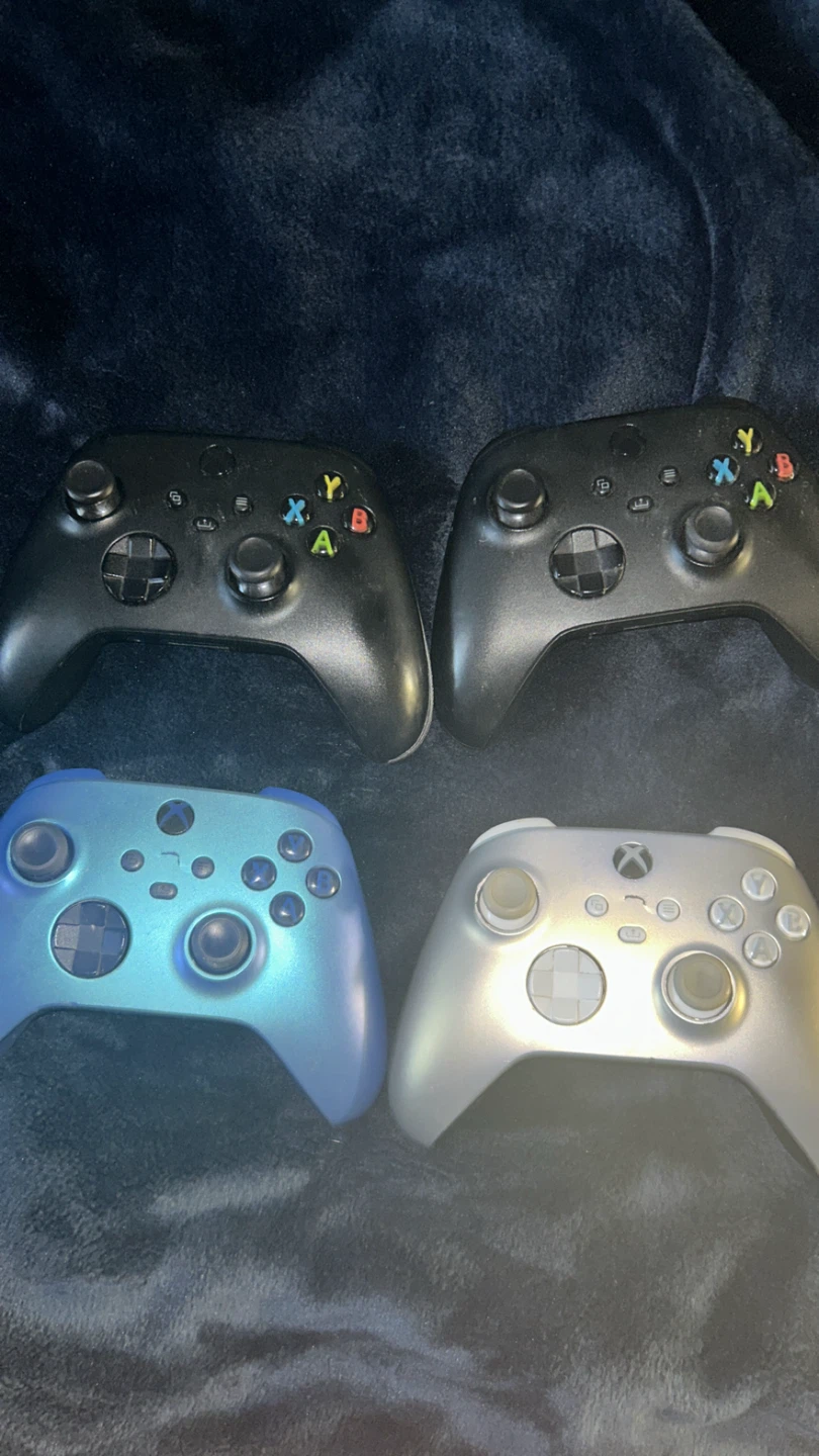 Four Xbox Wireless Controllers