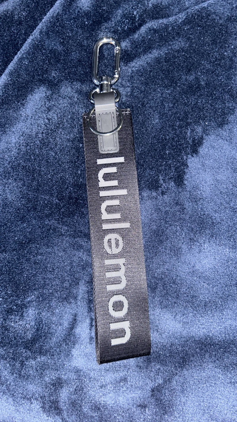 Lululemon Tag